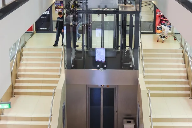Ascensor panorámico para grandes superficies y centros comerciales en Vigo